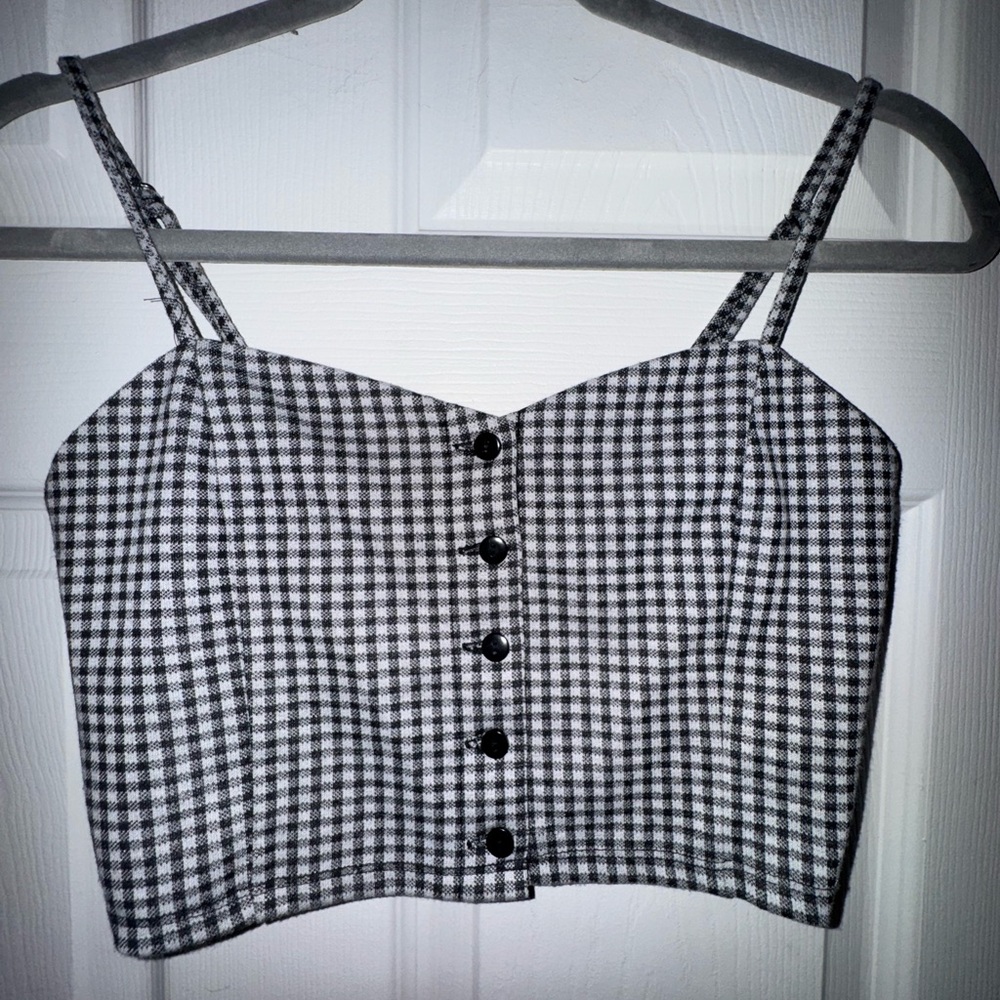 Women’s Forever 21 Black and White Buttoned Crop Tank Top
